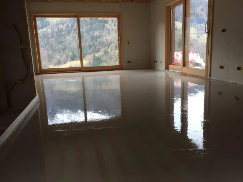 Chape liquide chalet vue montagne